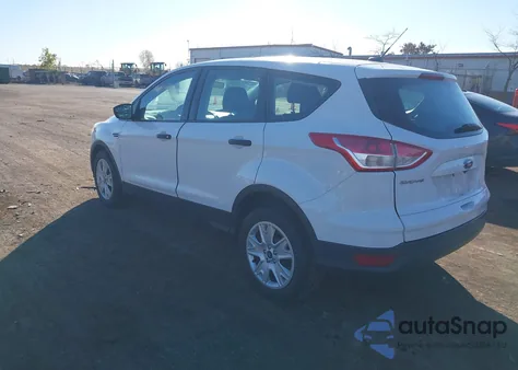 2016 Ford Escape S z USA, uszkodzony, nr VIN 1FMCU0F77GUB35531